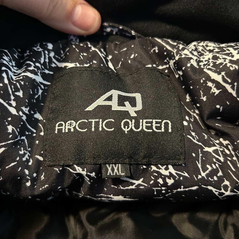 Arctic Queen Winter Coat - Picture 8 of 12